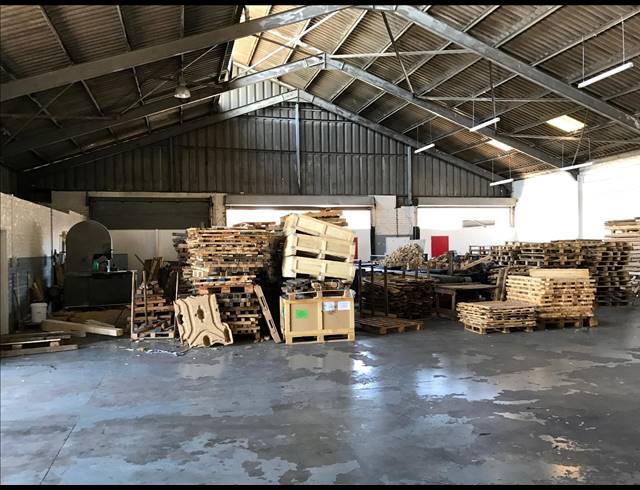 810M² FACTORY TO LET IN PAROW CENTRAL